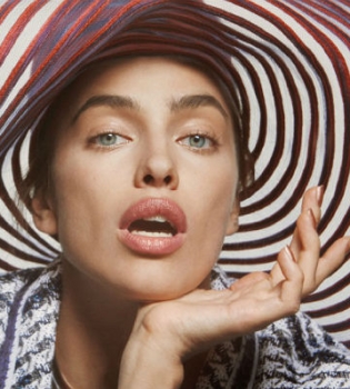 Ирина Шейк блистает в невероятно эмоциональной фотосессии для немецкого глянца