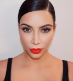 Фотофакт: впервые за долгое время Ким Кардашьян позирует без макияжа