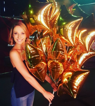 Катя Осадчая отказалась от косметики во время путешествия в Данию