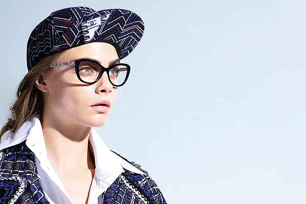 Вновь в строю: стильная Кара Делевинь блистает в новой рекламе Chanel