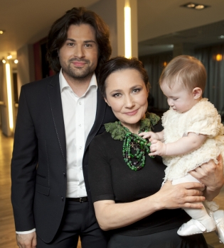 Алена Мозговая с семьей