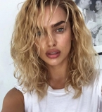 Фотофакт: Ирина Шейк стала блондинкой