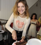 Сын Натальи Водяновой поделился трогательным снимком с беременной матерью