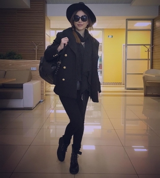 Ани Лорак в сексуальном костюме из латекса снимает новый клип