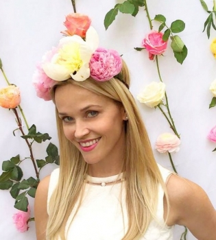 Всегда молодая: Риз Уизерспун отпраздновала 40-летие в компании друзей