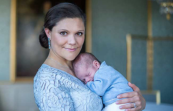 Невероятно трогательно: принцесса Швеции Виктория поделилась новыми фото сына и дочери