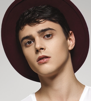 Чувственный Alekseev выпустил новую песню о любви