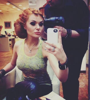 Семейная идиллия: Слава из &quot;Неангелов&quot; поделилась новыми снимками с детьми