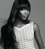 Естественная красота: в сети впервые появилось фото Наоми Кэмпбелл без макияжа