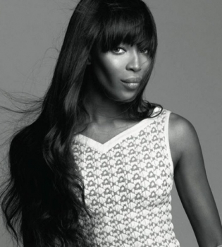 Естественная красота: в сети впервые появилось фото Наоми Кэмпбелл без макияжа