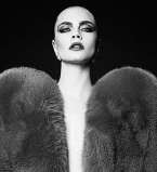 Стильно и роскошно: Кара Делевинь блистает в рекламе Saint Laurent