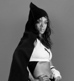 Фотофакт: Рианна обнажилась для нового клипа