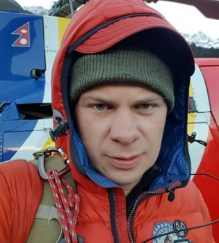 Дмитрий Комаров эвакуирован с Эвереста и находится в госпитале