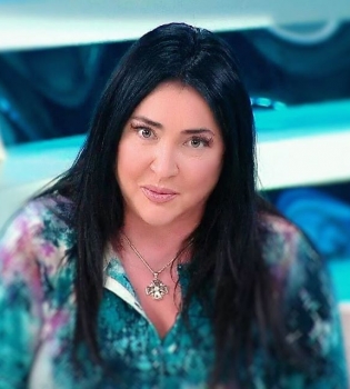 Лолита попросила у фанатов 10 миллионов