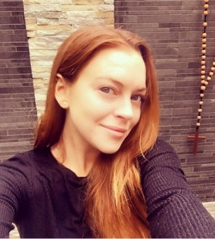 Линдсей Лохан показала раритетное фото с Анджелиной Джоли и Мэрил Стрип