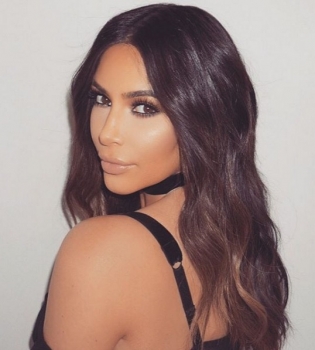 Фотофакт: Ким Кардашяьн нарастила волосы двухлетней дочери