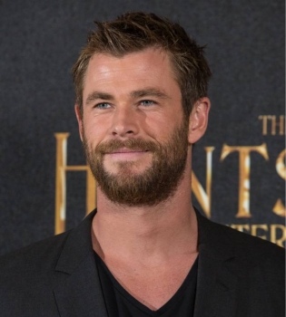 Крис Хемсворт о Шарлиз Терон: &quot;Она невероятная!&quot;