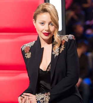 Тина Кароль в Alexander McQueen