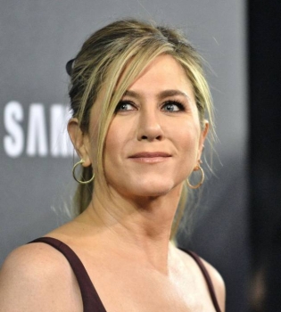 Дженнифер Энистон о социальных сетях: &quot;Это разрушает всю таинственность&quot;