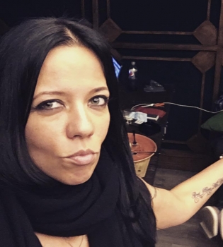 Словно девочка: жену Потапа не отличить от ее 19-летней дочери