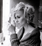 Сексуальная солистка группы &quot;NikitA&quot; стала роковой блондинкой