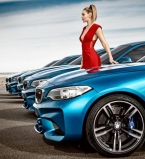 Роковая красотка:  Джиджи Хадид снялась в роскошной рекламе автомобильного бренда