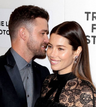 Сеть взорвали очередные романтические снимки Джастина Тимберлейка и Джессики Бил