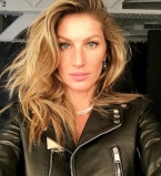 Активные будни: Жизель Бундхен показала фото с тренировки