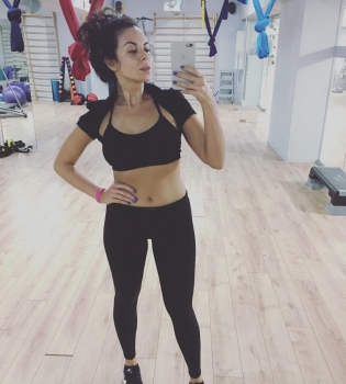 Сама откровенность: Настя Каменских назвала параметры своей фигуры