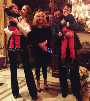 Друзья Аллы Пугачевой рассказали, как певица отметила свое 67-летие