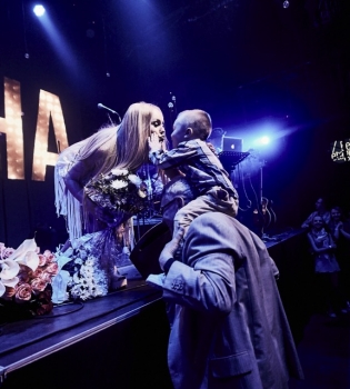 Alyosha с сыном Ромой