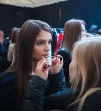 Бэкстейдж показа Анастасии Ивановой: как модели готовятся к выходу на подиум