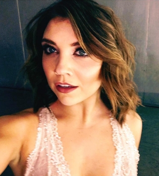 Дженна Джонсон