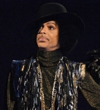 Умер легендарный певец Принц