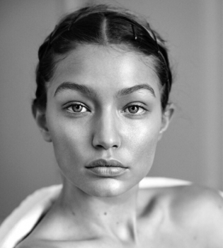 Неподражаемая Джиджи Хадид украсила обложку немецкого глянца