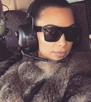 Королева холода: Ким Кардашьян побывала на леднике в Исландии