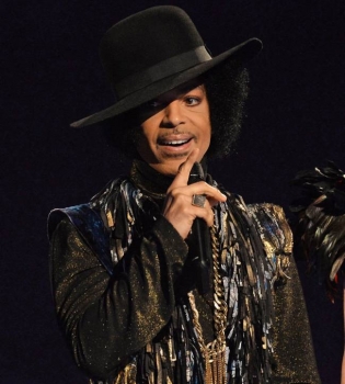 Почему умер Принц: первые подробности смерти артиста