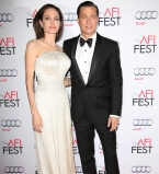 Анджелина Джоли обвинила Брэда Питта в измене и предательстве