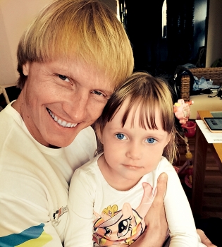Андрей Гусин с дочкой