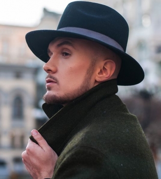 Участник шоу Голос країни-5 Святослав Лукинич выпустил первую песню после трагедии в семье