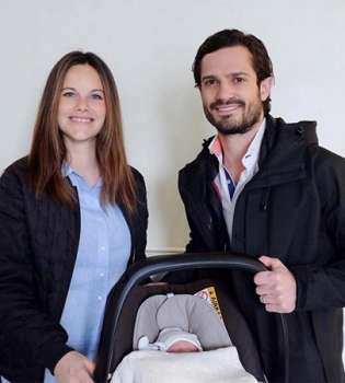 В сети появился первый снимок сына принца Швеции Карла Филиппа