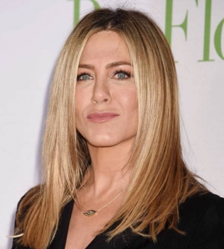 Дженнифер Энистон признана самой красивой женщиной мира по версии People