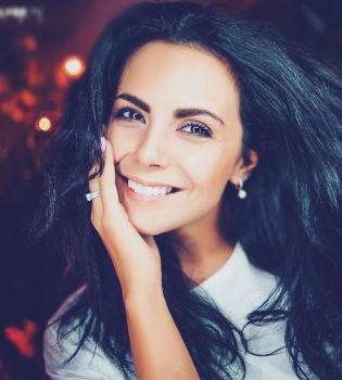 Медленно, но уверенно: Настя Каменских поделилась изменениями в фигуре