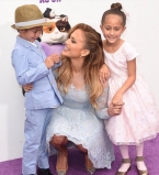 Лучше не бывает: Дженнифер Лопес показала, как проводит время с детьми