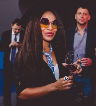 Гайтана впервые за долгое время вышла в свет