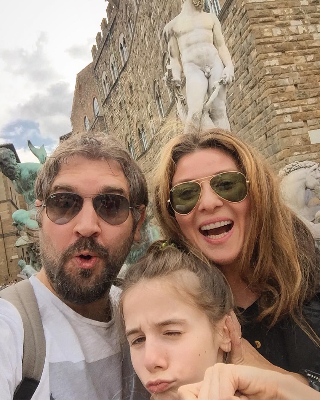 Жанна Бадоева поделилась семейными снимками с прогулки по Флоренции