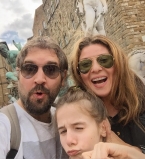 Жанна Бадоева поделилась семейными снимками с прогулки по Флоренции