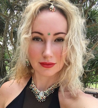 Ксения Бугримова отдохнула на своей экзотической даче