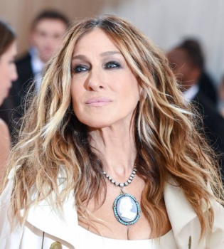 Самые стильные: Сара Джессика Паркер, Даутцен Крус, Эмма Уотсон и другие звезды блистают на Met Gala 2016