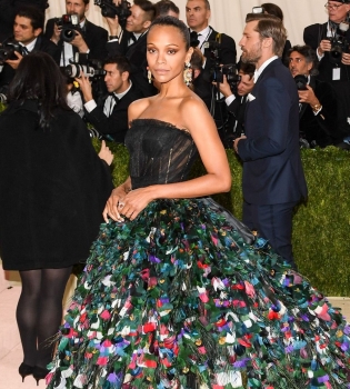 Зои Салдана на Met Gala 2016